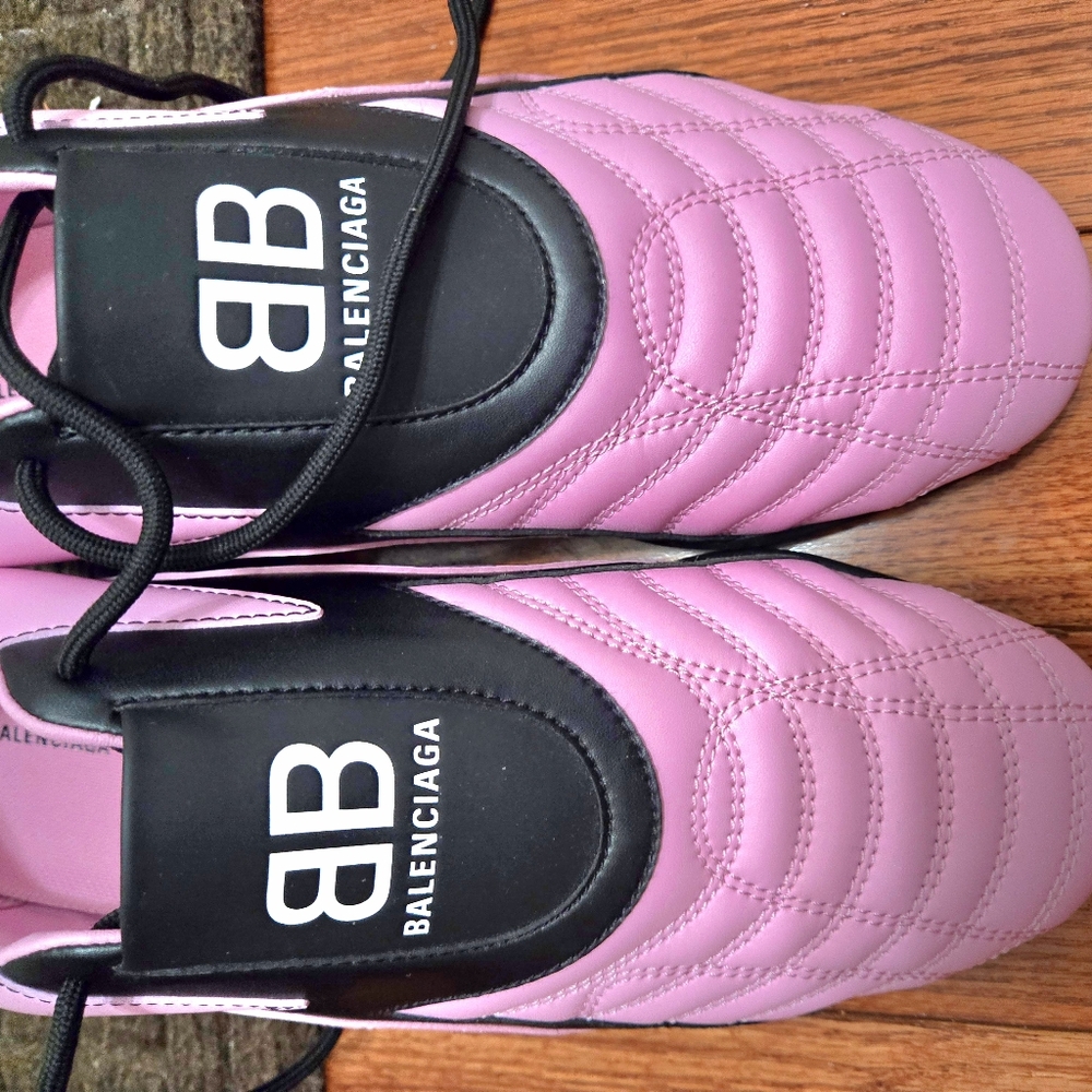 Shoes - Picture 3 of 4